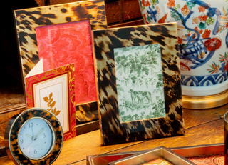 Picture Frames & Clocks