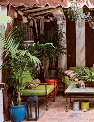 At Home with Designers and Tastemakers: Creating Beautiful and Personal Interiors