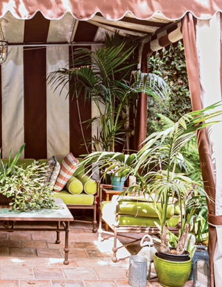 At Home with Designers and Tastemakers: Creating Beautiful and Personal Interiors